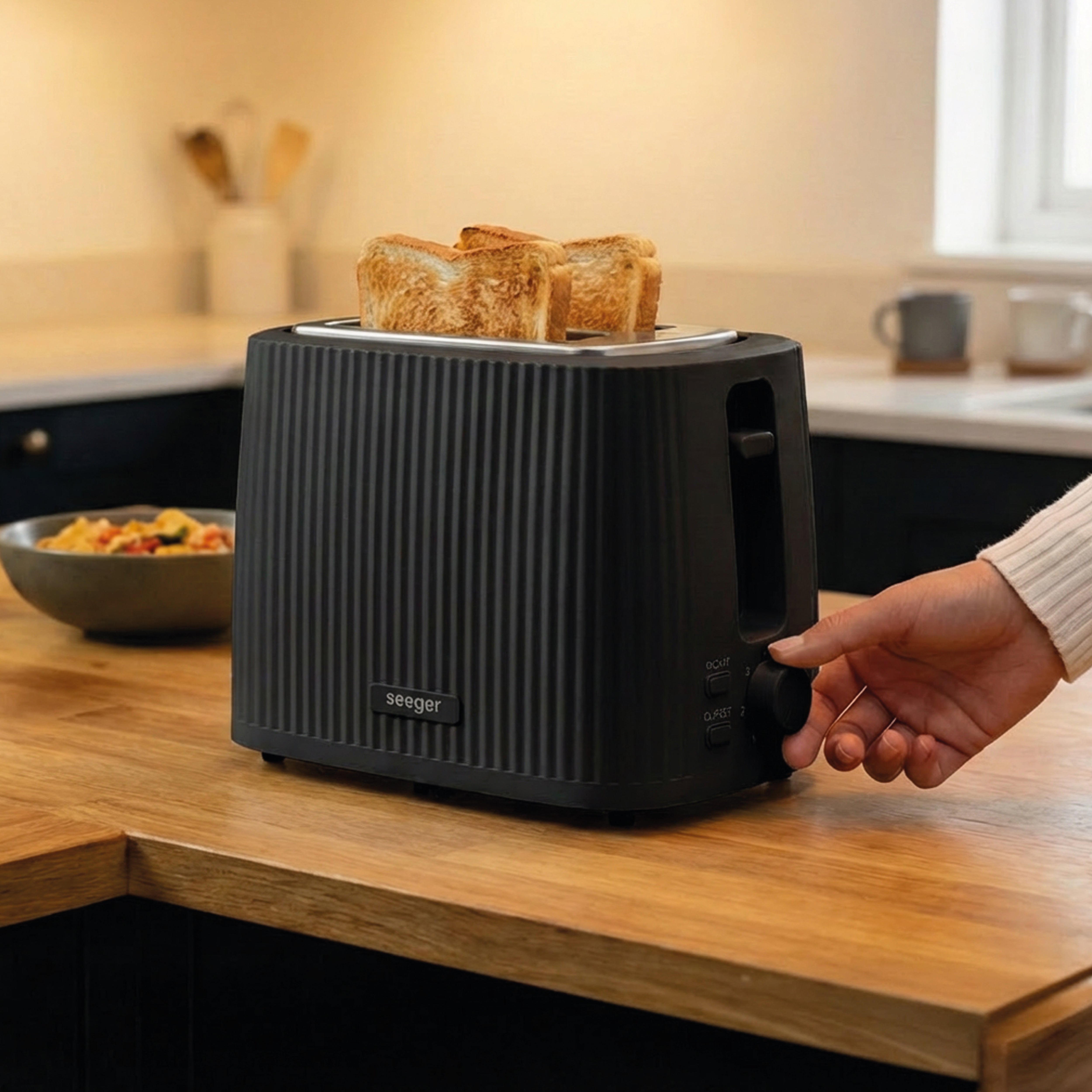 Seeger Toaster | Pleated Design Black