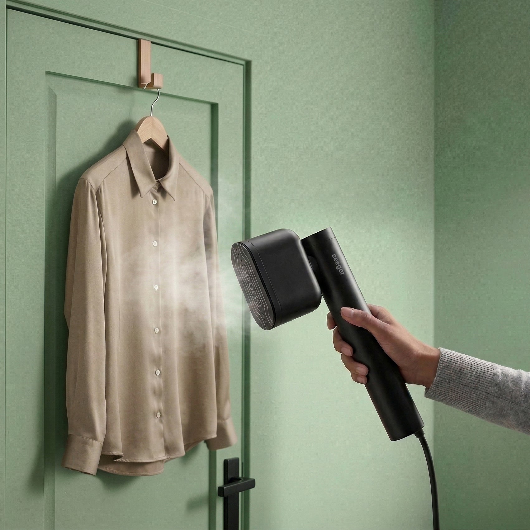 Seeger SuperSteam | Garment Steamer Black