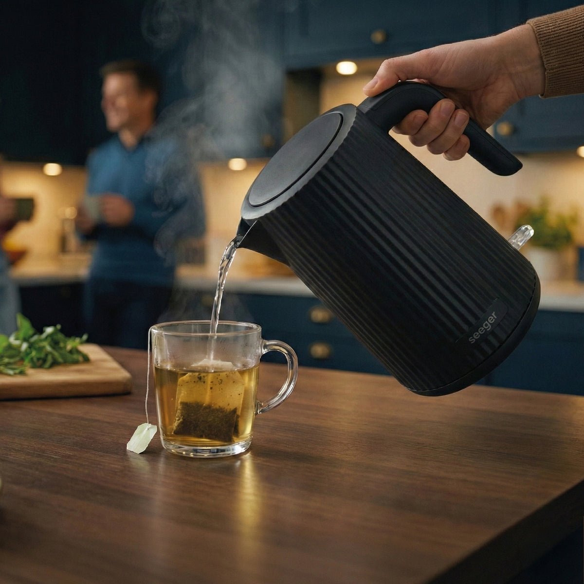 Seeger electric design kettle in black with pleated finish – product image 2