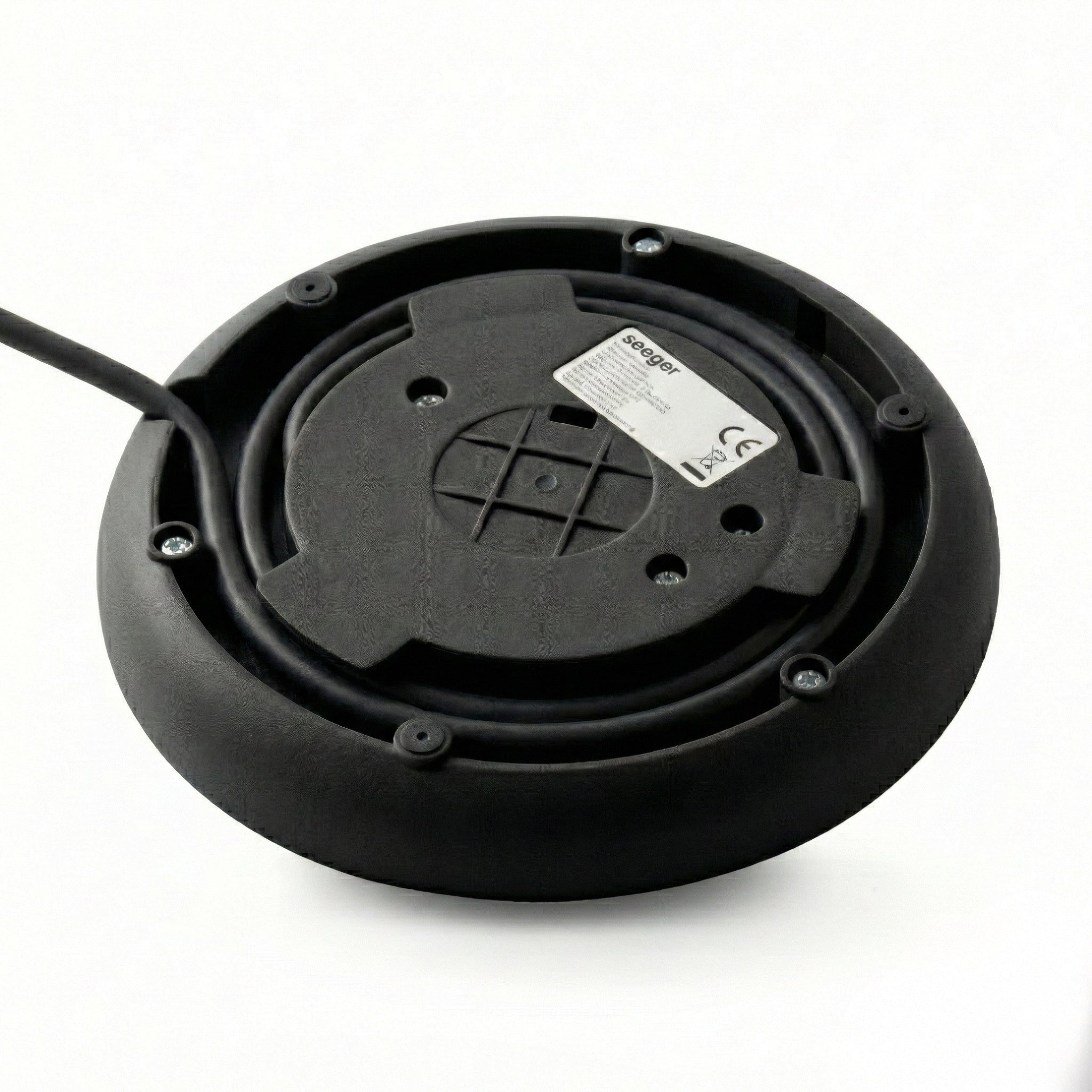 Seeger Water Kettle | Pleated Design Black