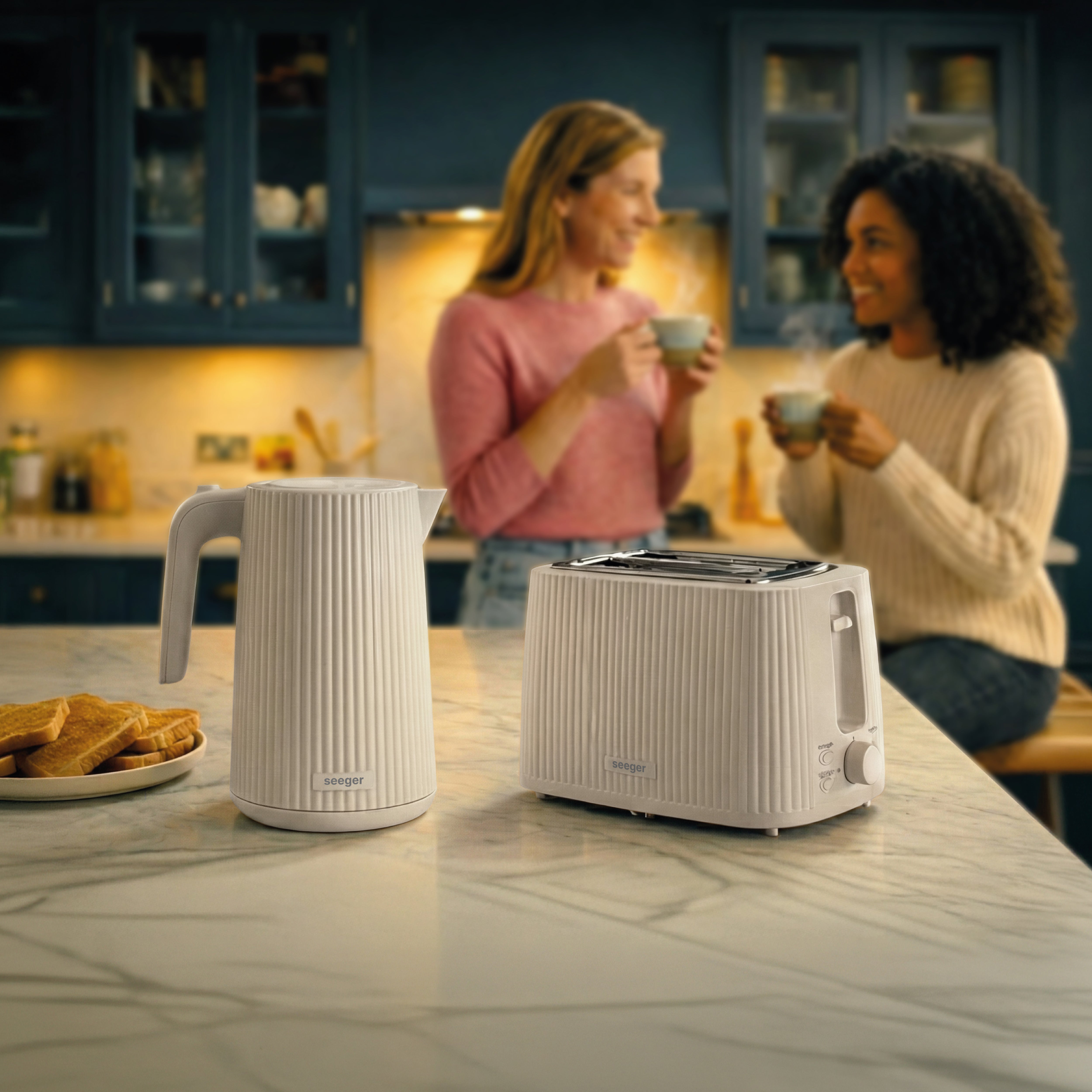 Bouilloire électrique design Seeger beige à finition plissée – image produit 9